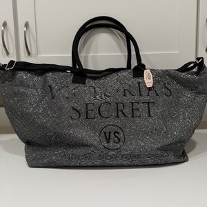 NWT Lg Victoria’s Secret Metallic Silver Glitter Duffle Duffel Weekender Gym Bag